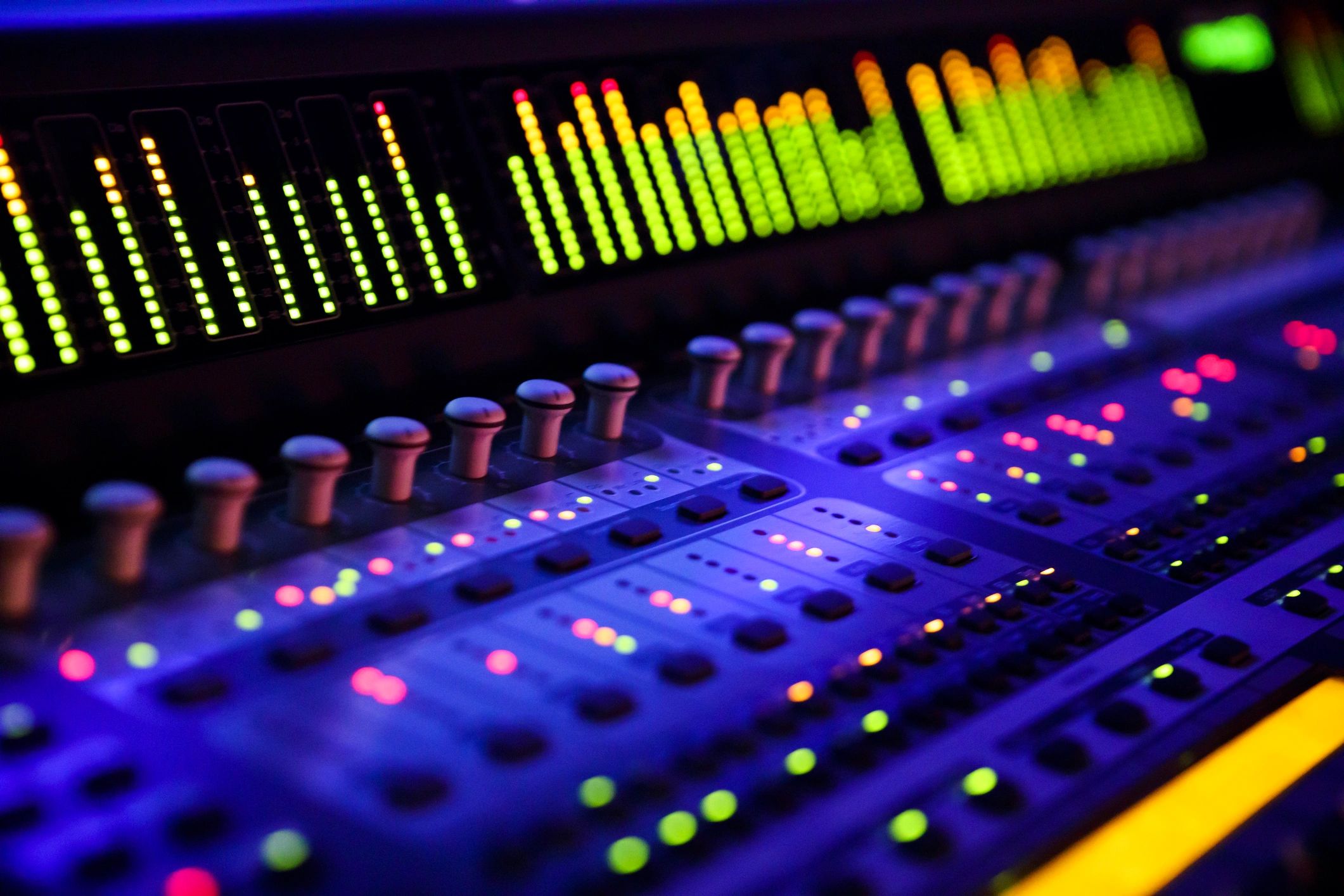 Mixing console